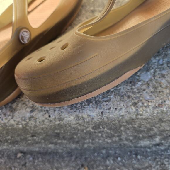 Crocs Sandals Clogs Womens Size 9 Carlie Mary Jane T Strap Khaki Green - Picture 8 of 10